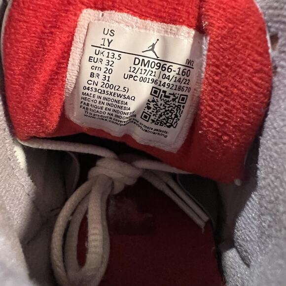 Nike Air Jordan 3 Retro Fire Red Shoes Youth Size 1Y White Red DM0966-160 OG